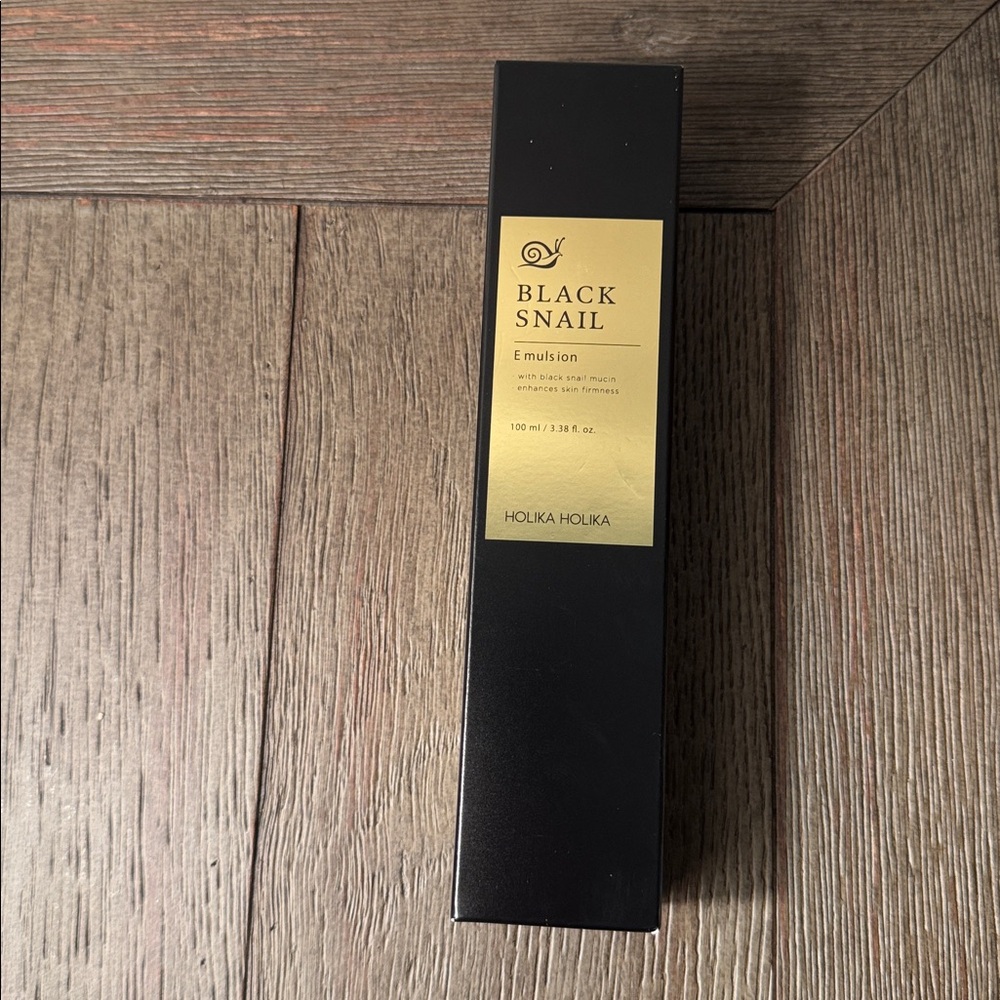 Holika Holika Black Snail Cream and Emulsion Korean Skincare NIP - Picture 3 of 7